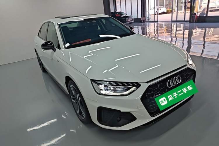 Used Audi A4L 2022 40 TFSI Luxury Dynamic Model Front Right 45 Deg