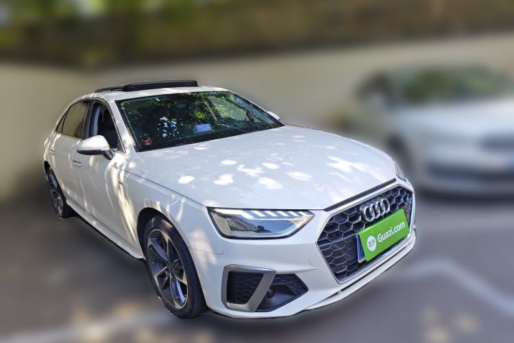 Used Audi A4L 2022 40 TFSI Luxury Dynamic Model Front Right 45 Deg