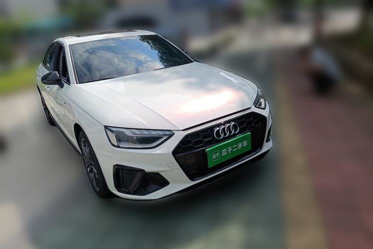 Used Audi A4L 2022 40 TFSI Luxury Dynamic Model Front Right 45 Deg