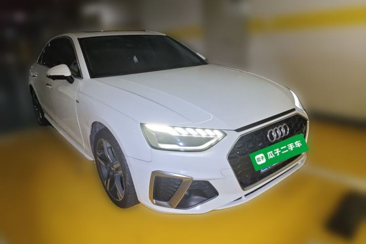 Used Audi A4L 2022 40 TFSI Luxury Dynamic Model Front Right 45 Deg