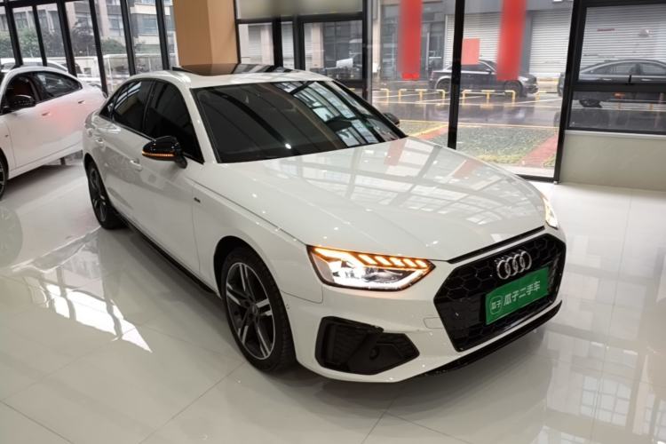Used Audi A4L 2022 40 TFSI Luxury Dynamic Model Front Right 45 Deg