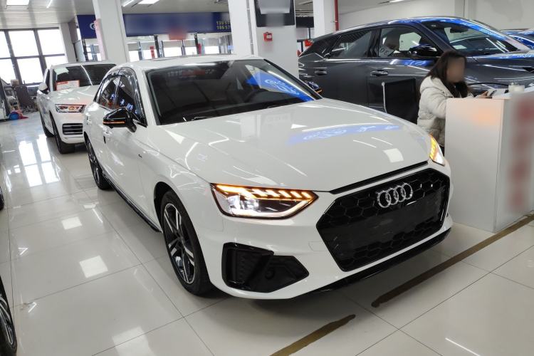 Used Audi A4L 2022 40 TFSI Luxury Dynamic Model Front Right 45 Deg