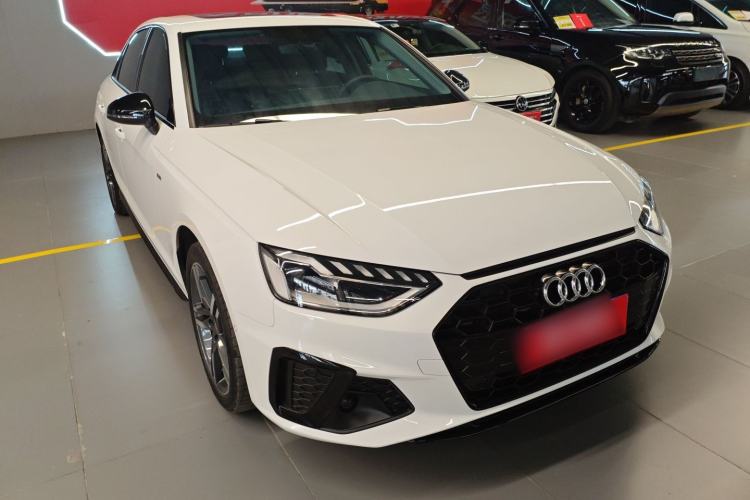 Used Audi A4L 2022 40 TFSI Luxury Dynamic Model Front Right 45 Deg
