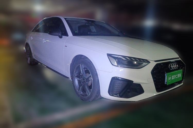 Used Audi A4L 2022 40 TFSI Luxury Dynamic Model Front Right 45 Deg