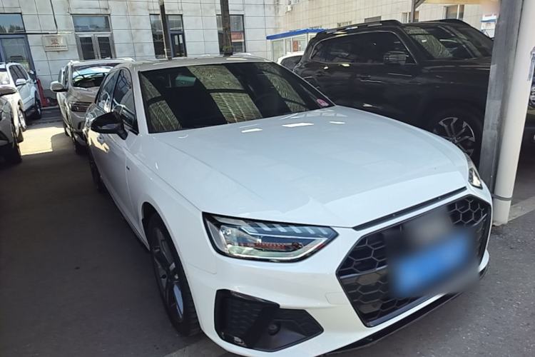 Used Audi A4L 2022 40 TFSI Luxury Dynamic Model Front Right 45 Deg