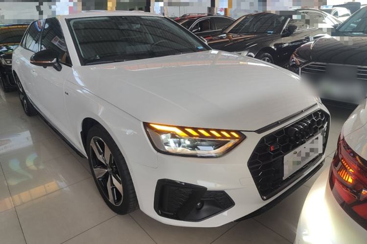 Used Audi A4L 2022 40 TFSI Luxury Dynamic Model Front Right 45 Deg