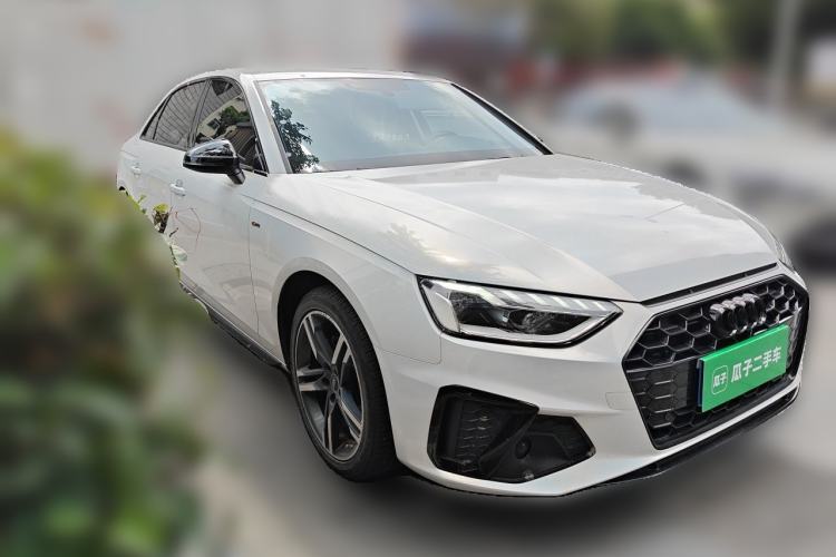 Used Audi A4L 2022 40 TFSI Luxury Dynamic Model Front Right 45 Deg