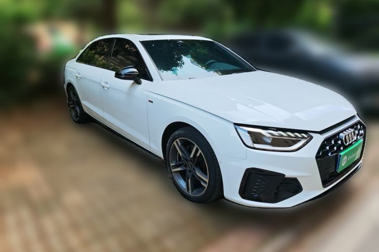 Used Audi A4L 2022 40 TFSI Luxury Dynamic Model Front Right 45 Deg