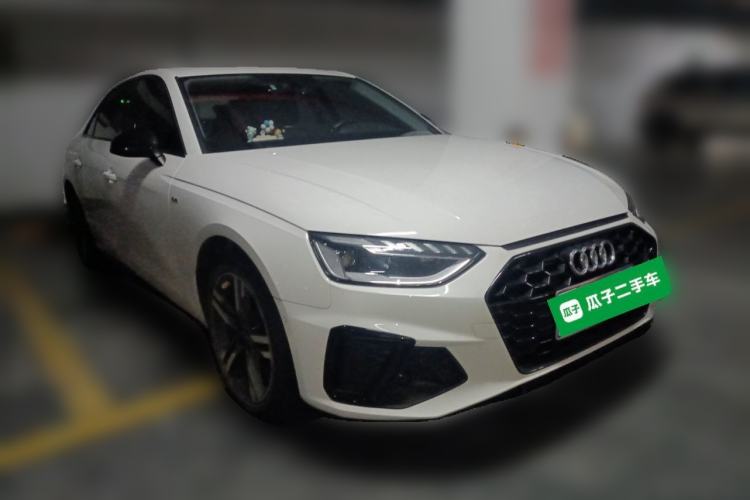 Used Audi A4L 2022 40 TFSI Luxury Dynamic Model Front Right 45 Deg