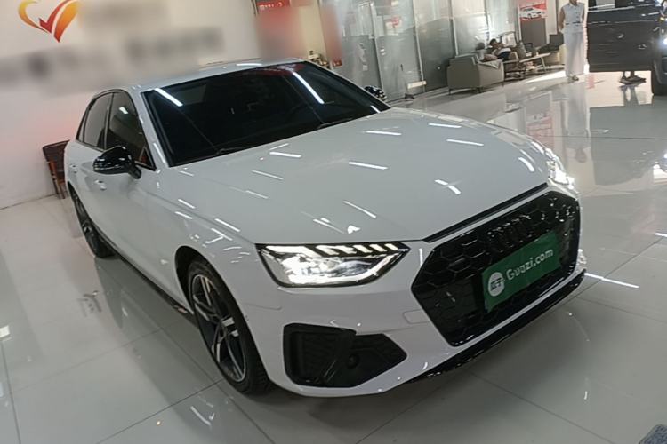 Used Audi A4L 2022 40 TFSI Luxury Dynamic Model Front Right 45 Deg