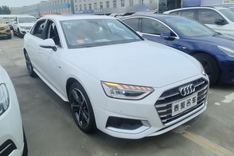 Used Audi A4L 2022 40 TFSI Stylish and Elegant Edition Front Right 45 Deg
