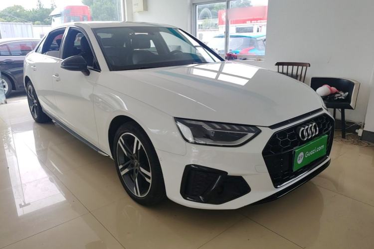 Used Audi A4L 2022 40 TFSI Luxury Dynamic Model Front Right 45 Deg