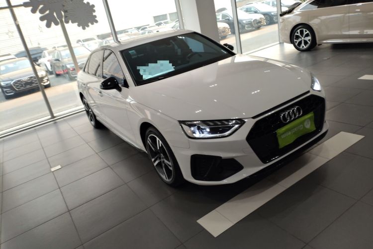 Used Audi A4L 2022 40 TFSI Luxury Dynamic Model Front Right 45 Deg
