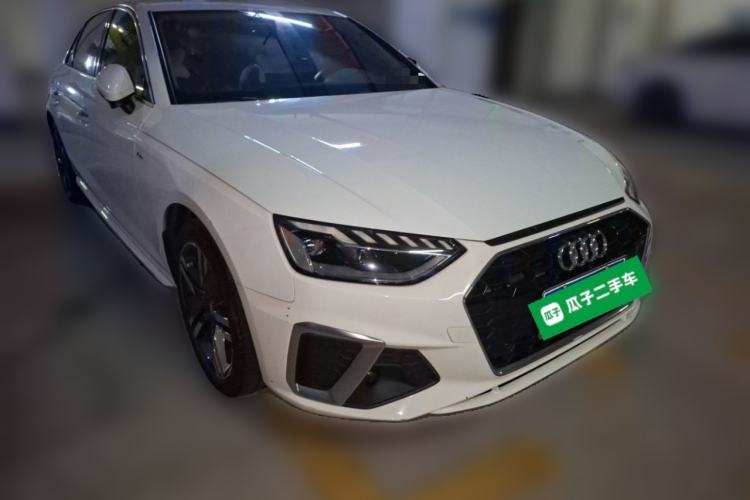 Used Audi A4L 2022 40 TFSI Luxury Dynamic Model Front Right 45 Deg