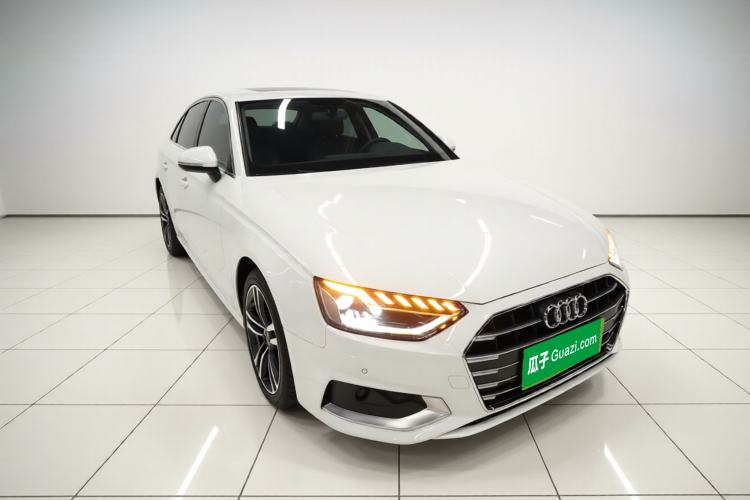 Used Audi A4L 2022 40 TFSI Stylish and Elegant Edition Front Right 45 Deg