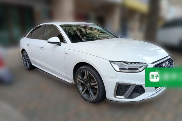 Used Audi A4L 2022 40 TFSI Luxury Dynamic Model Front Right 45 Deg