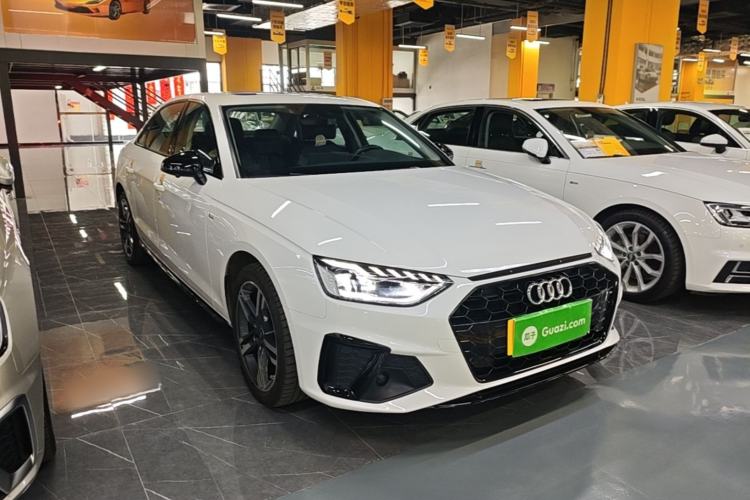 Used Audi A4L 2022 40 TFSI Luxury Dynamic Model Front Right 45 Deg