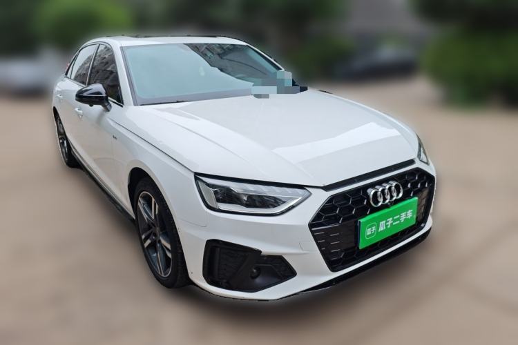 Used Audi A4L 2022 40 TFSI Luxury Dynamic Model Front Right 45 Deg