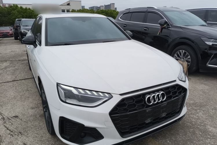 Used Audi A4L 2022 40 TFSI Luxury Dynamic Model Front Right 45 Deg