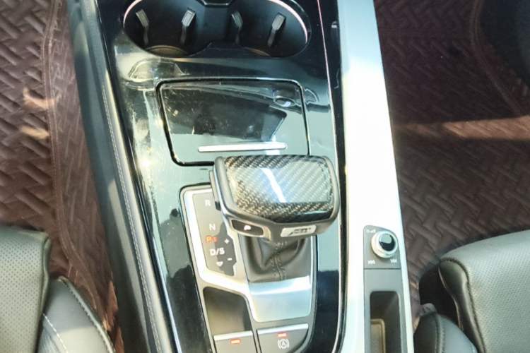 Used Audi A4L 2022 40 TFSI Luxury Dynamic Model Gear Lever