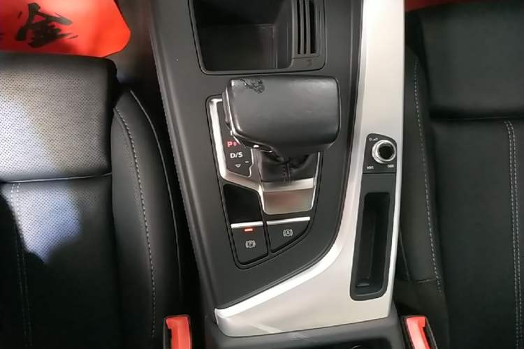 Used Audi A4L 2022 40 TFSI Luxury Dynamic Model Gear Lever