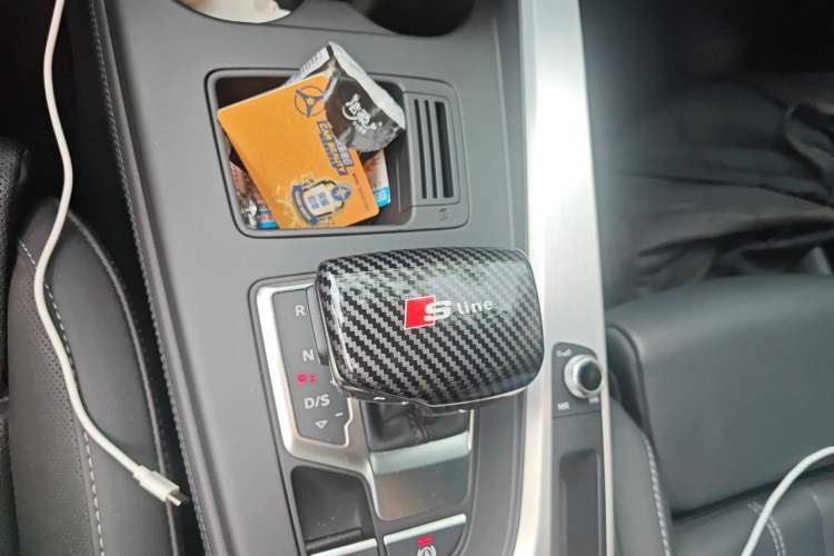 Used Audi A4L 2022 40 TFSI Luxury Dynamic Model Gear Lever