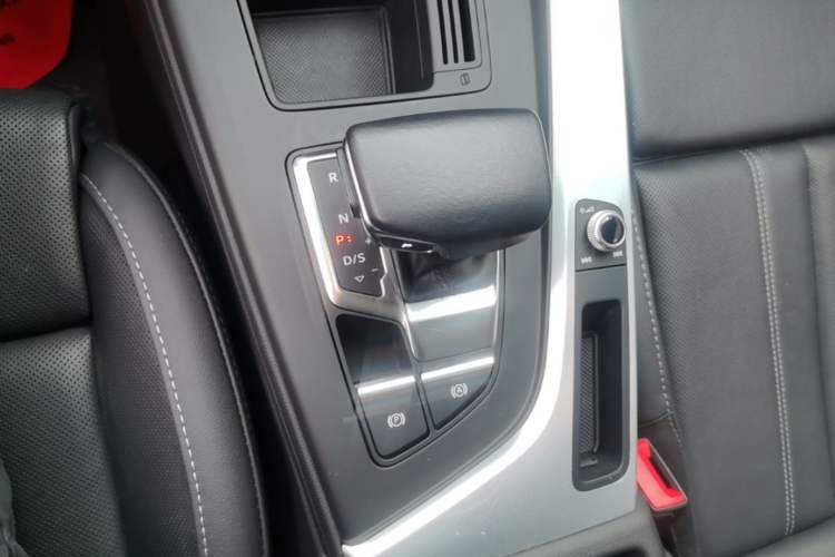 Used Audi A4L 2022 40 TFSI Fashion Dynamic Model Gear Lever