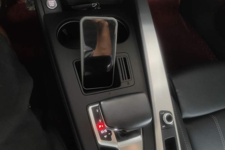 Used Audi A4L 2022 40 TFSI Luxury Dynamic Model Gear Lever