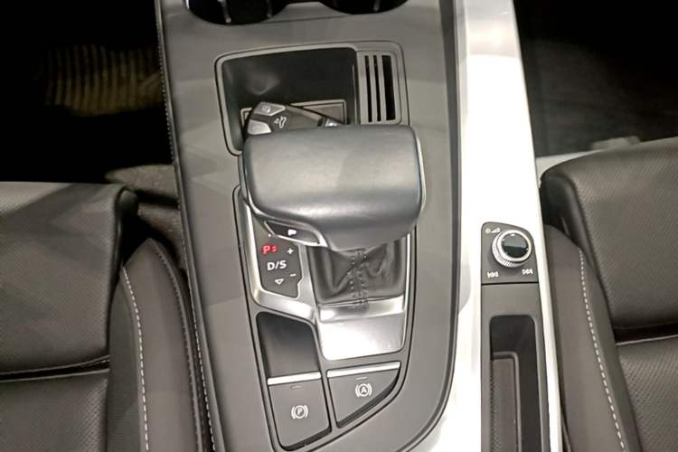 Used Audi A4L 2022 40 TFSI Luxury Dynamic Model Gear Lever