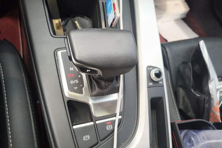 Used Audi A4L 2022 40 TFSI Fashion Dynamic Model Gear Lever