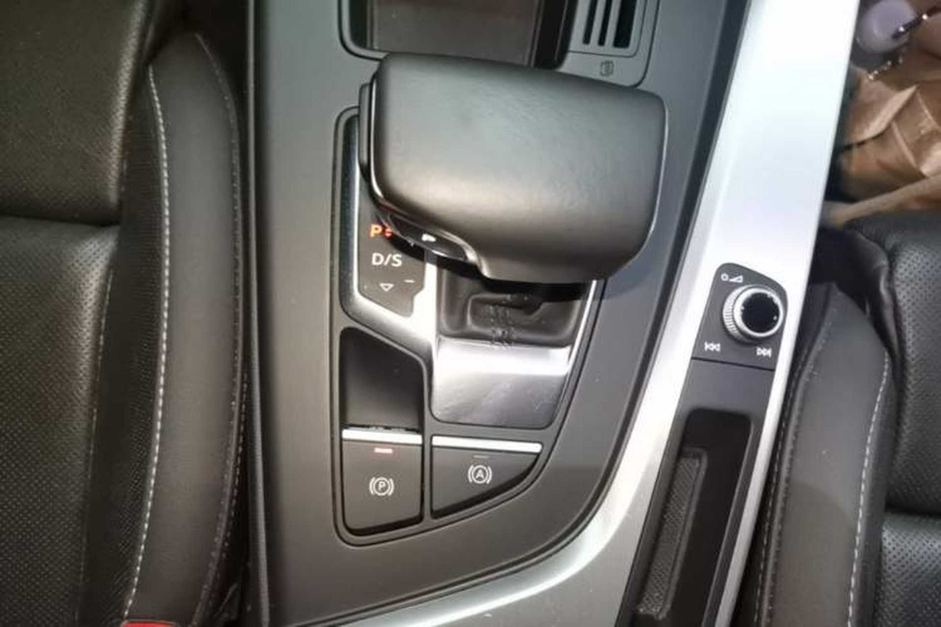 Used Audi A4L 2022 40 TFSI Fashion Dynamic Model Gear Lever