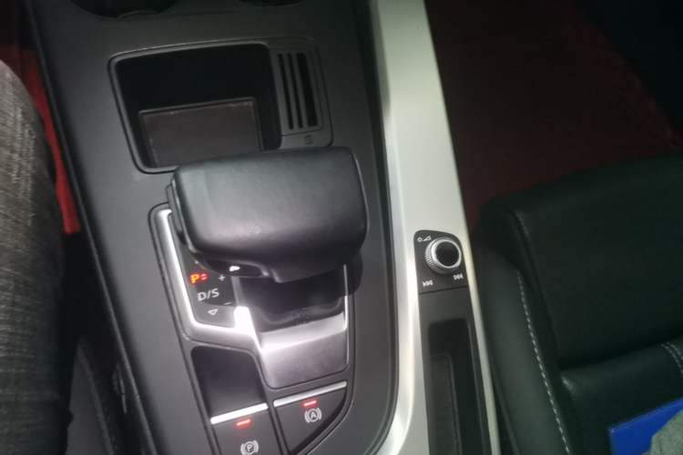 Used Audi A4L 2022 40 TFSI Fashion Dynamic Model Gear Lever