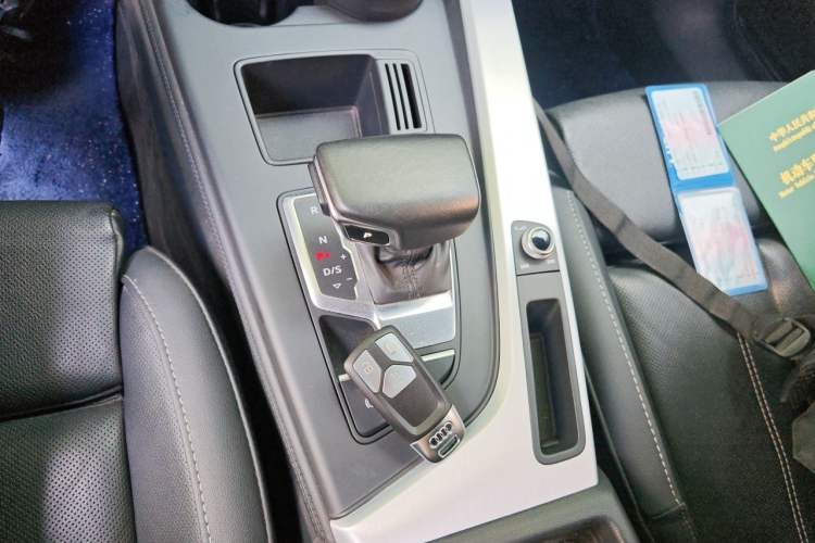 Used Audi A4L 2022 40 TFSI Luxury Dynamic Model Gear Lever