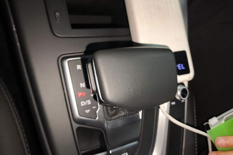 Used Audi A4L 2022 40 TFSI Fashion Dynamic Model Gear Lever