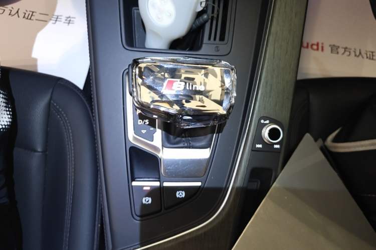 Used Audi A4L 2022 40 TFSI Stylish and Elegant Edition Gear Lever