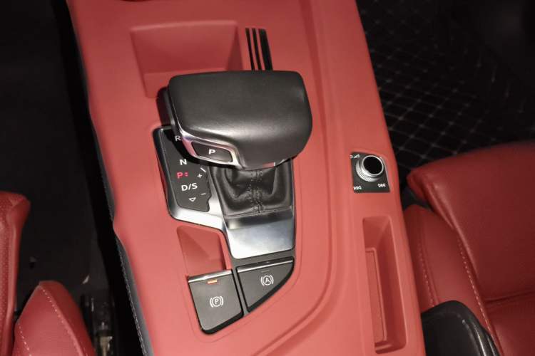Used Audi A4L 2022 40 TFSI Luxury Dynamic Model Gear Lever