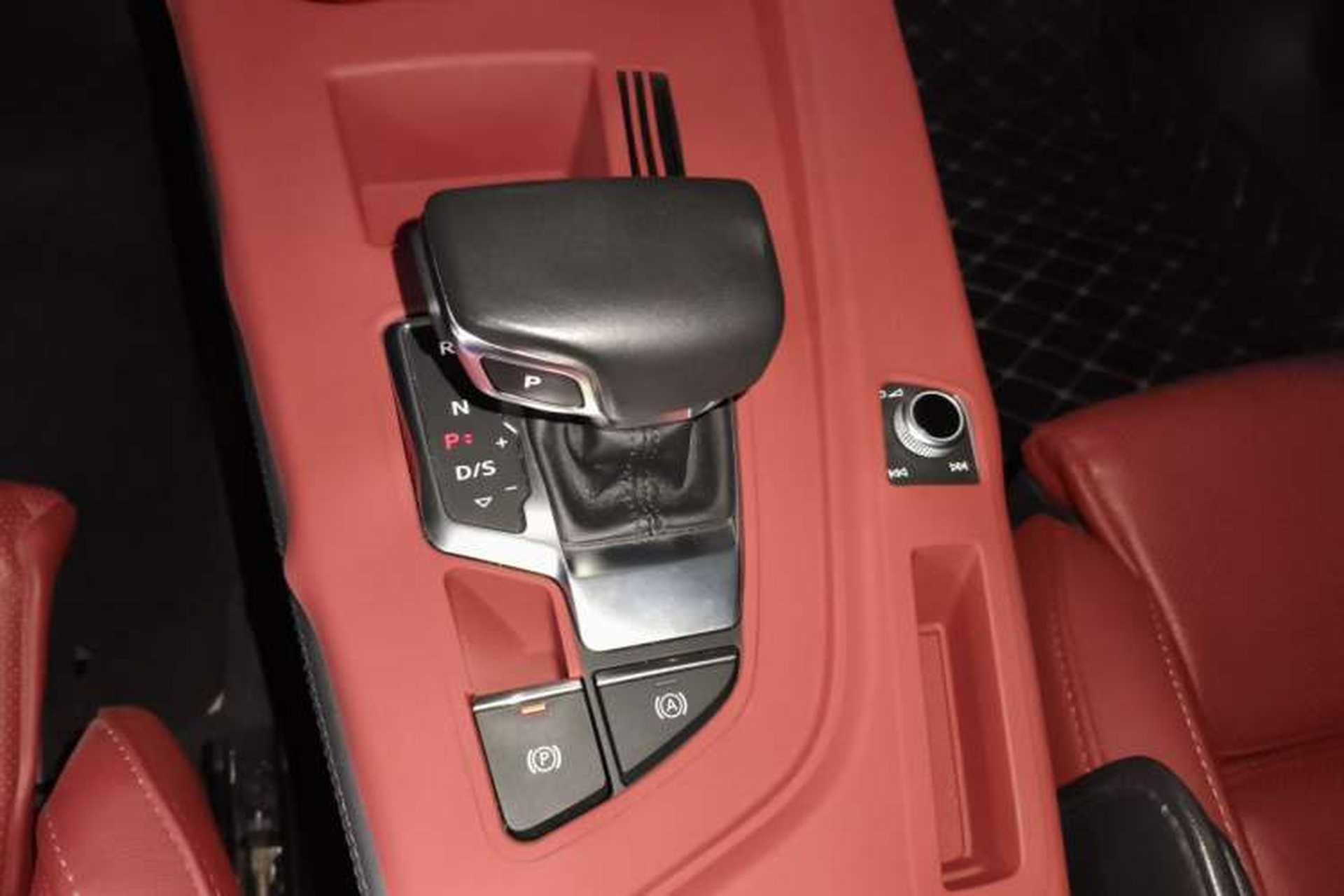 Used Audi A4L 2022 40 TFSI Luxury Dynamic Model Gear Lever