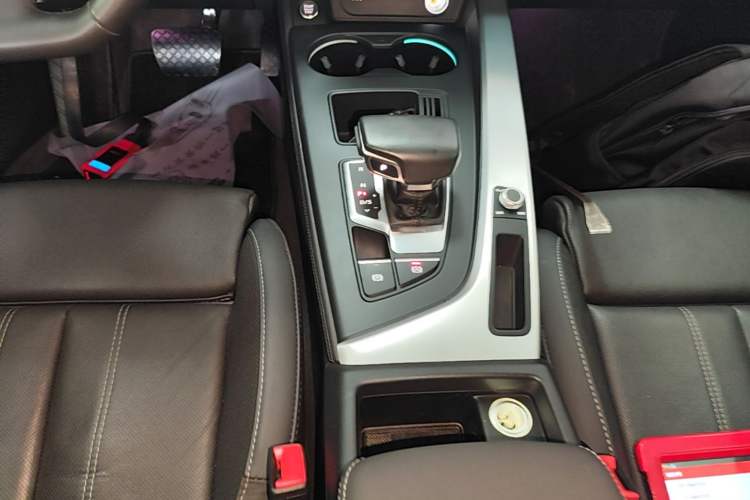 Used Audi A4L 2022 40 TFSI Fashion Dynamic Model Gear Lever