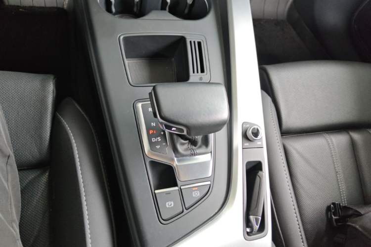 Used Audi A4L 2022 40 TFSI Fashion Dynamic Model Gear Lever