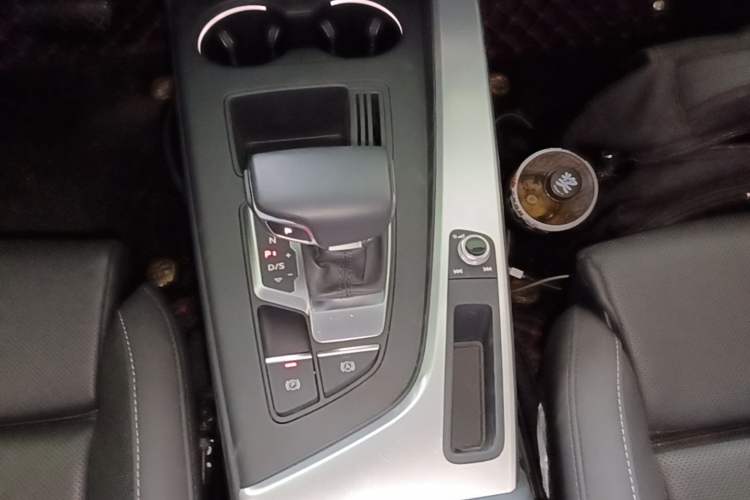 Used Audi A4L 2022 40 TFSI Fashion Dynamic Model Gear Lever
