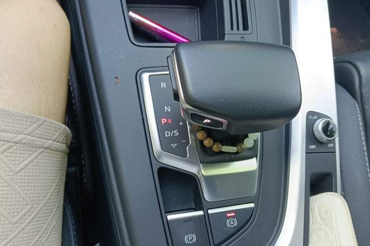 Used Audi A4L 2022 40 TFSI Fashion Dynamic Model Gear Lever