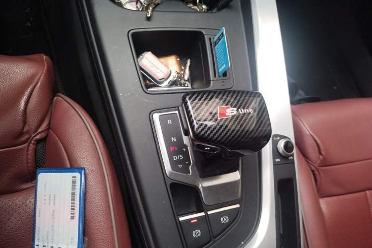 Used Audi A4L 2022 40 TFSI Fashion Dynamic Model Gear Lever