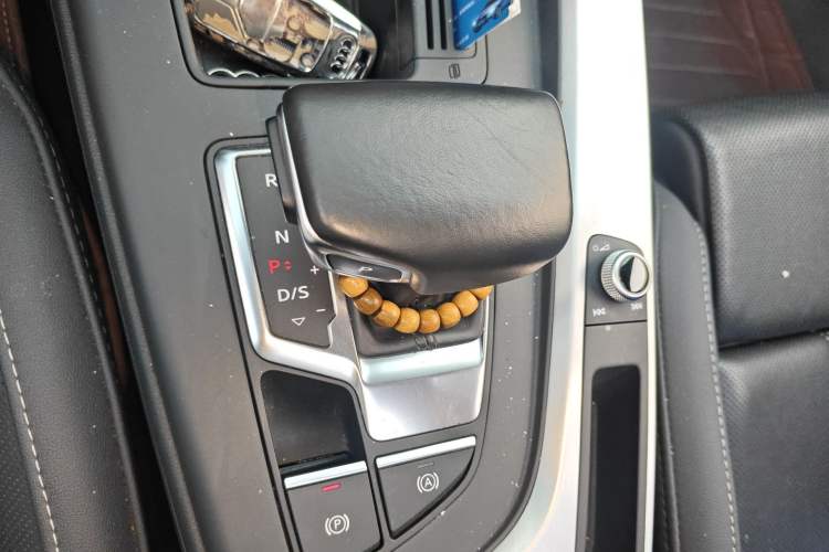 Used Audi A4L 2022 40 TFSI Fashion Dynamic Model Gear Lever