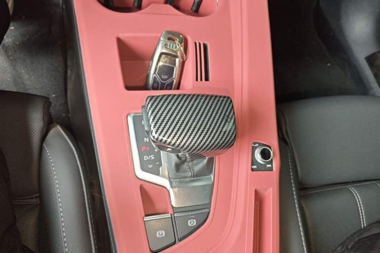 Used Audi A4L 2022 40 TFSI Fashion Dynamic Model Gear Lever