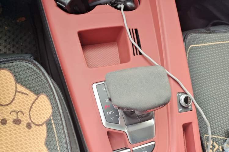 Used Audi A4L 2022 40 TFSI Fashion Dynamic Model Gear Lever