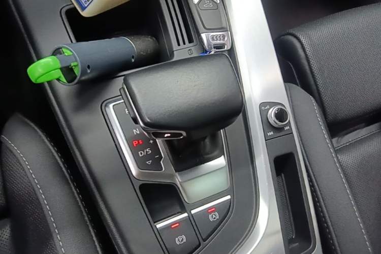 Used Audi A4L 2022 40 TFSI Fashion Dynamic Model Gear Lever