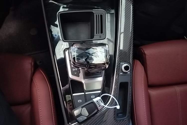 Used Audi A4L 2022 40 TFSI Luxury Dynamic Model Gear Lever