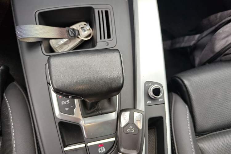Used Audi A4L 2022 40 TFSI Fashion Dynamic Model Gear Lever