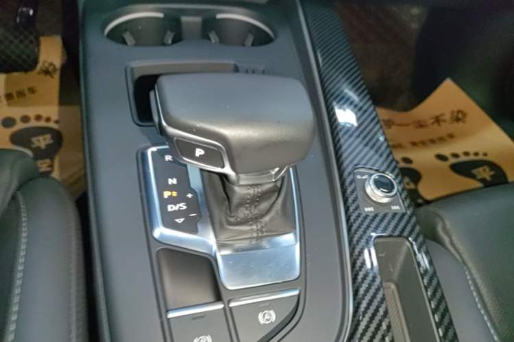 Used Audi A4L 2022 40 TFSI Fashion Dynamic Model Gear Lever
