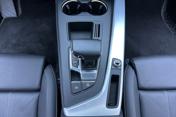 Used Audi A4L 2022 40 TFSI Fashion Dynamic Model Gear Lever